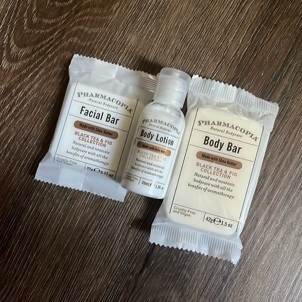 Pharmacopia Mini Toiletries Set